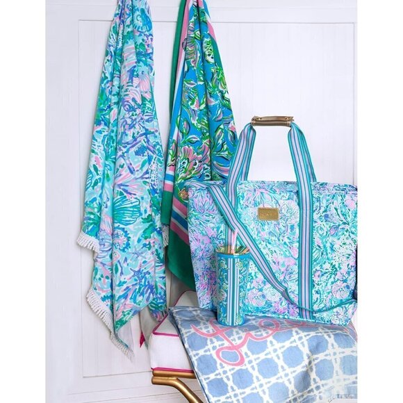 Picnic and Beach Cooler, Shoulder Strap and Zippered Top - Picture 8 of 8